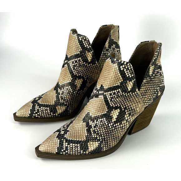 Vince Camuto Gigietta Ankle Boots Embossed Snake Print Leather Upper 6 M - Picture 1 of 16